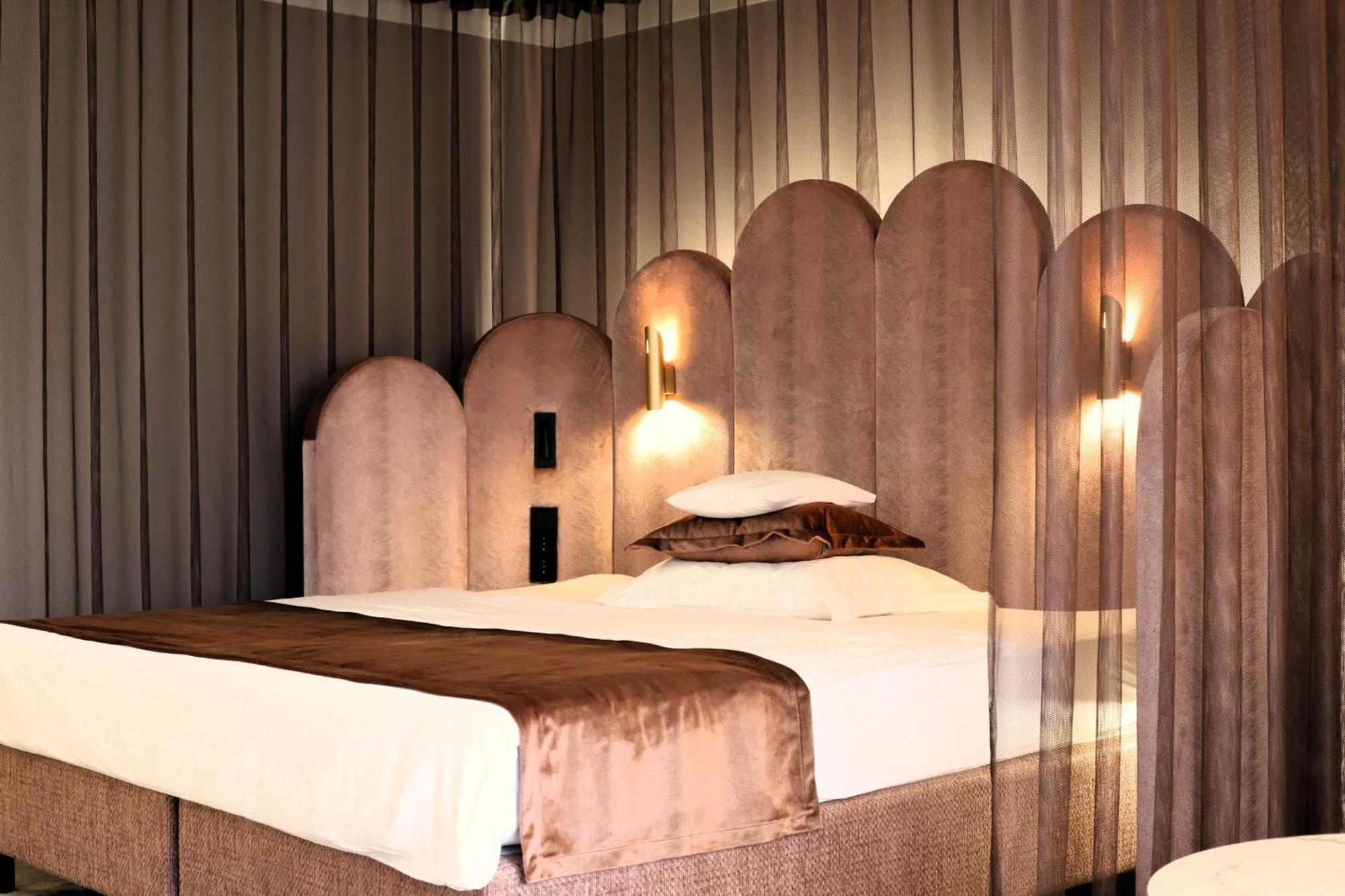 Hotel Waldkrug Дельбрюк Экстерьер фото