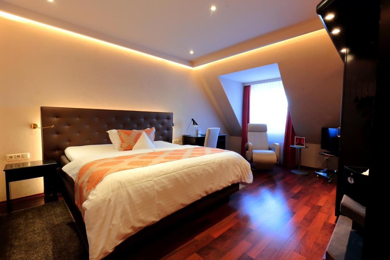 Hotel Waldkrug Дельбрюк Экстерьер фото